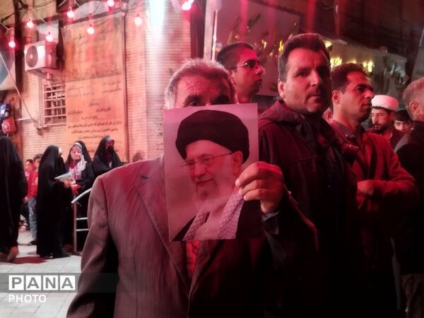 اجتماعات شبانه در حسینیه امام خمینی(ره) نیشابور به یاد رهبر شهید