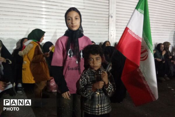مردم دلتنگ رهبر امت اسلام، حضرت آیت الله خامنه‌ای