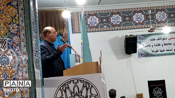 باید برخاست؛ امروز ایران به احترام رهبر شهید ایستاده است