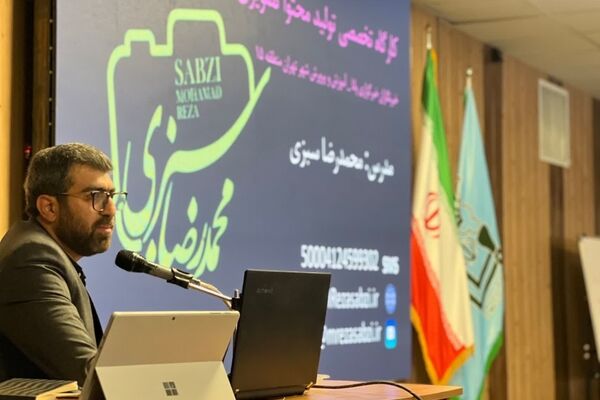 نشست تخصصی رسانه‌ای و تقدیر از دانش‌آموزخبرنگاران برتر منطقه ۱۵