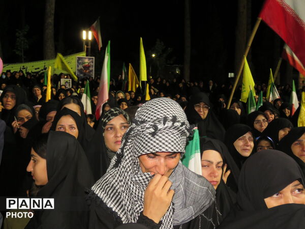 رژه دختران جان فدا همزمان با سراسر کشور در شهرستان خلیل آباد 