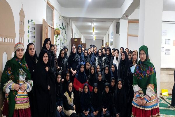 اجلاس استانی ویژه مدیران دبیرستان‌های نمونه دولتی و شبانه‌روزی استان خراسان رضوی در دبیرستان دخترانه شهید مجید دهنوی