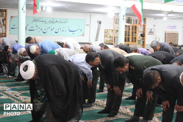 نماز جماعت به امامت امام جمعه در مسجد صاحب‌الزمان آشخانه
