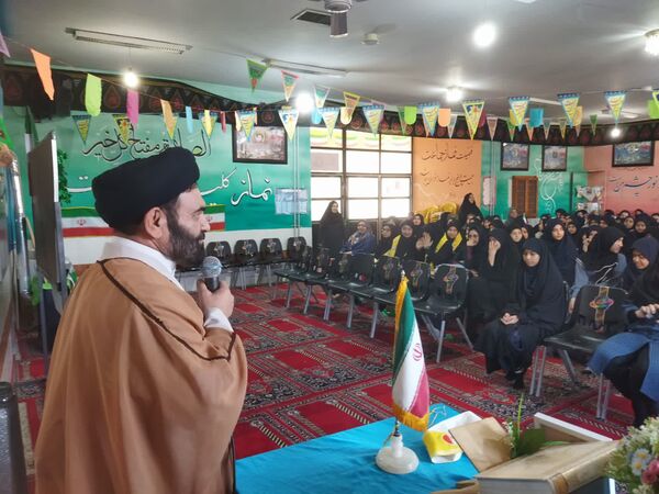 یادآورحماسه سیزدهم آبان دردبیرستان شاهدشهید قاسم سلیمانی