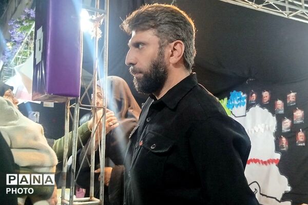 ادامه خدمت‌رسانی مواکب شهرری به تجمعات شبانه ضد صهیونیستی در میدان نماز 