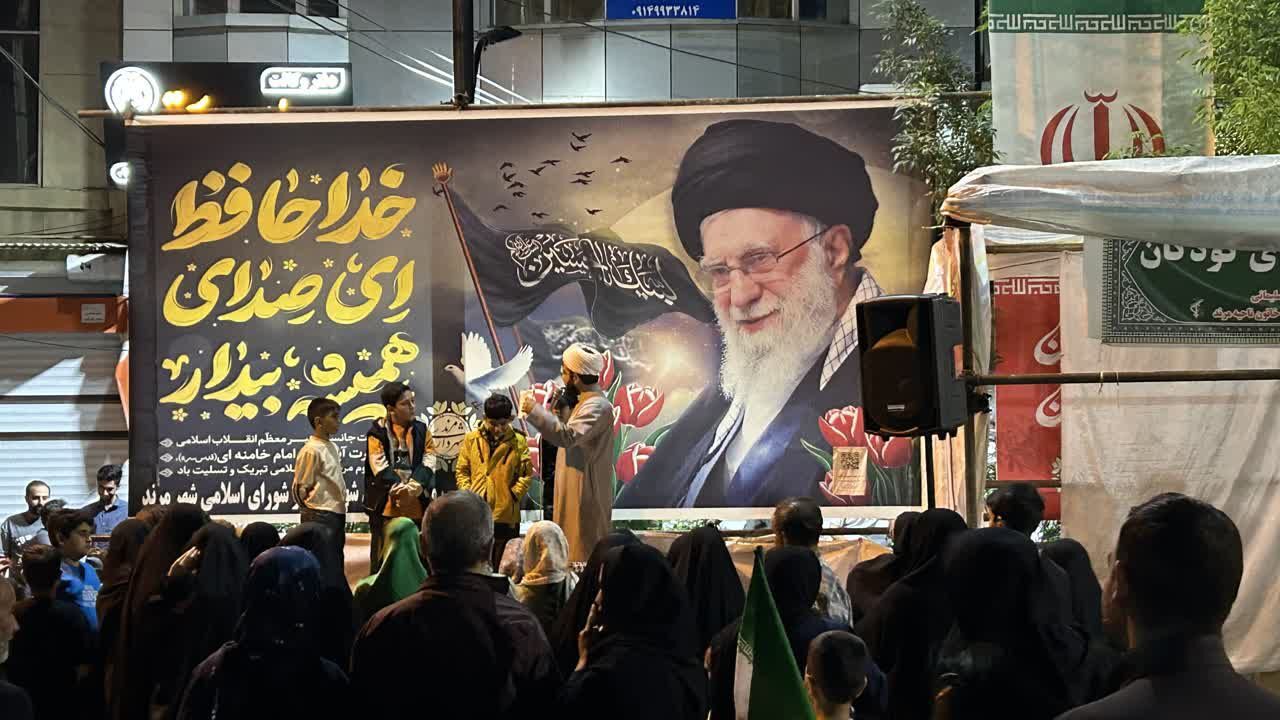 «پاتوق نوجوان مبارز»؛ شور نوجوانی و حال‌وهوای انقلابی در میدان امام خمینی(ره) مرند