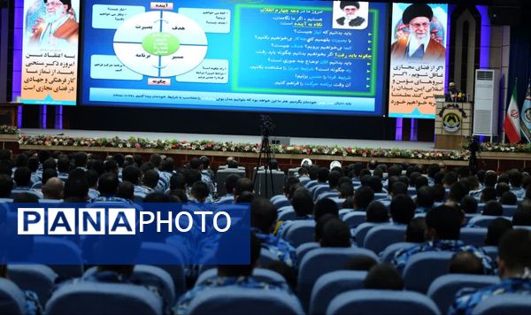 اختتامیه جشنواره تولیدات مجازی نیروی هوایی با تقدیر از روایتگران جوان