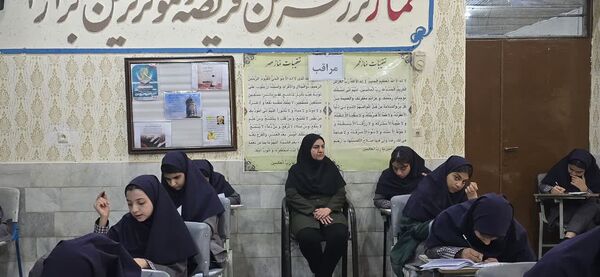برگزاری مرحله اول آزمون جامع در دبیرستان رضوان