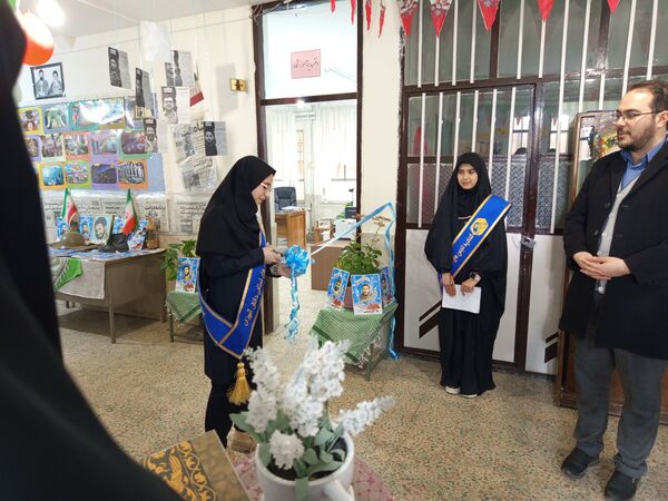 «مدرسه انقلاب» در تویسرکان؛ روایتی از تاریخ و هویت ایرانی برای نوجوانان