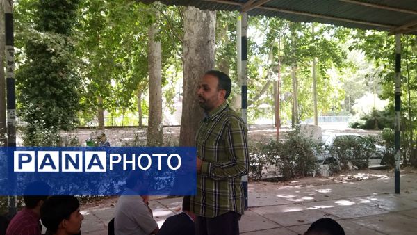 گذری کوتاه بر اهدای جوایز در اردوی جدید الورودهای شاهد ابوذر غفاری 