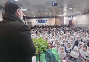 مراسم شهادت حضرت فاطمه(س) در دبستان شاهد نرجس ناحیه 4 کرج برگزار شد  