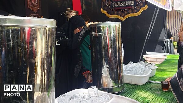 گذری بر  چایخانه ابناء الحسین ( ع) در پیاده روی جاماندگان اربعین حسینی نیشابور‌ 