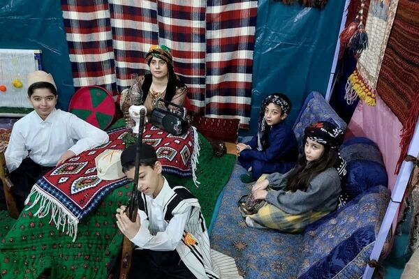 یلدایی به یاد ماندنی در مدرسه البرز رودهن