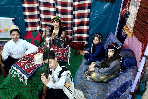 یلدایی به یاد ماندنی در مدرسه البرز رودهن