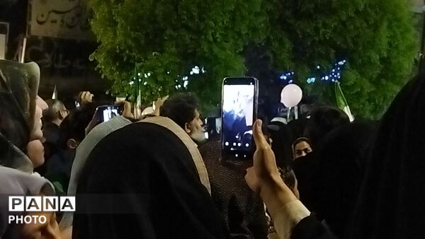 عقد دو جوان نیشابوری با نوای لبیک یا خامنه ای 