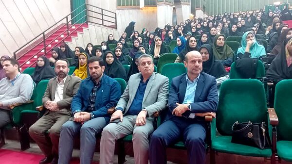برگزاری دوره آموزشی تربیتی جهت توانمند سازی معلمان مدارس منطقه ۱۰