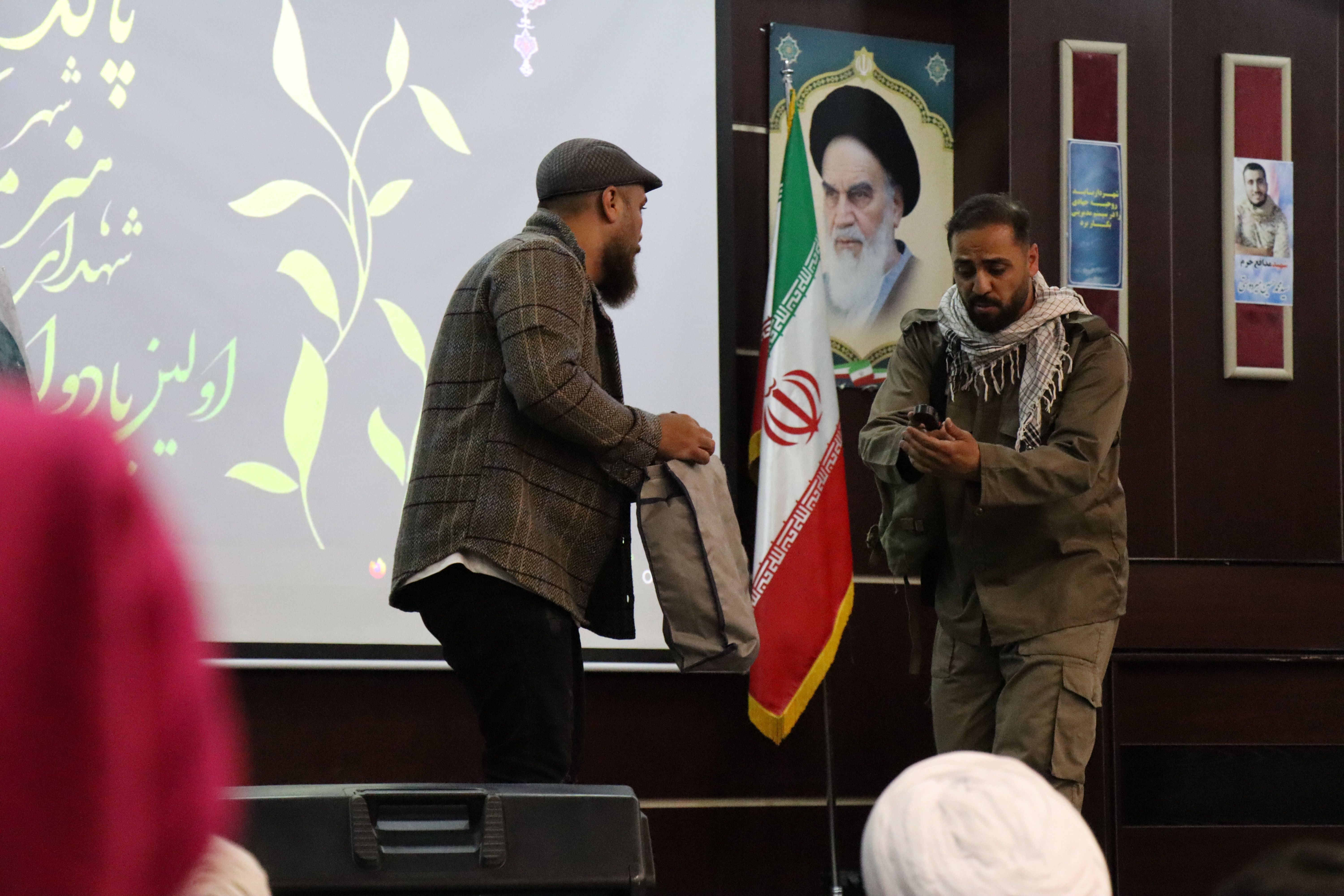 برگزاری اولین یادواره شهدای هنرمند در پاکدشت 