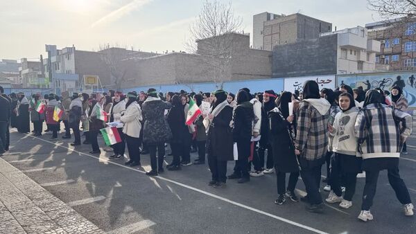 نواخته شدن زنگ انقلاب در مدارس شهرستان مرند