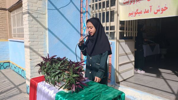 «جشن جوانه‌ها» در دبیرستان حضرت معصومه شهرستان فیروزکوه