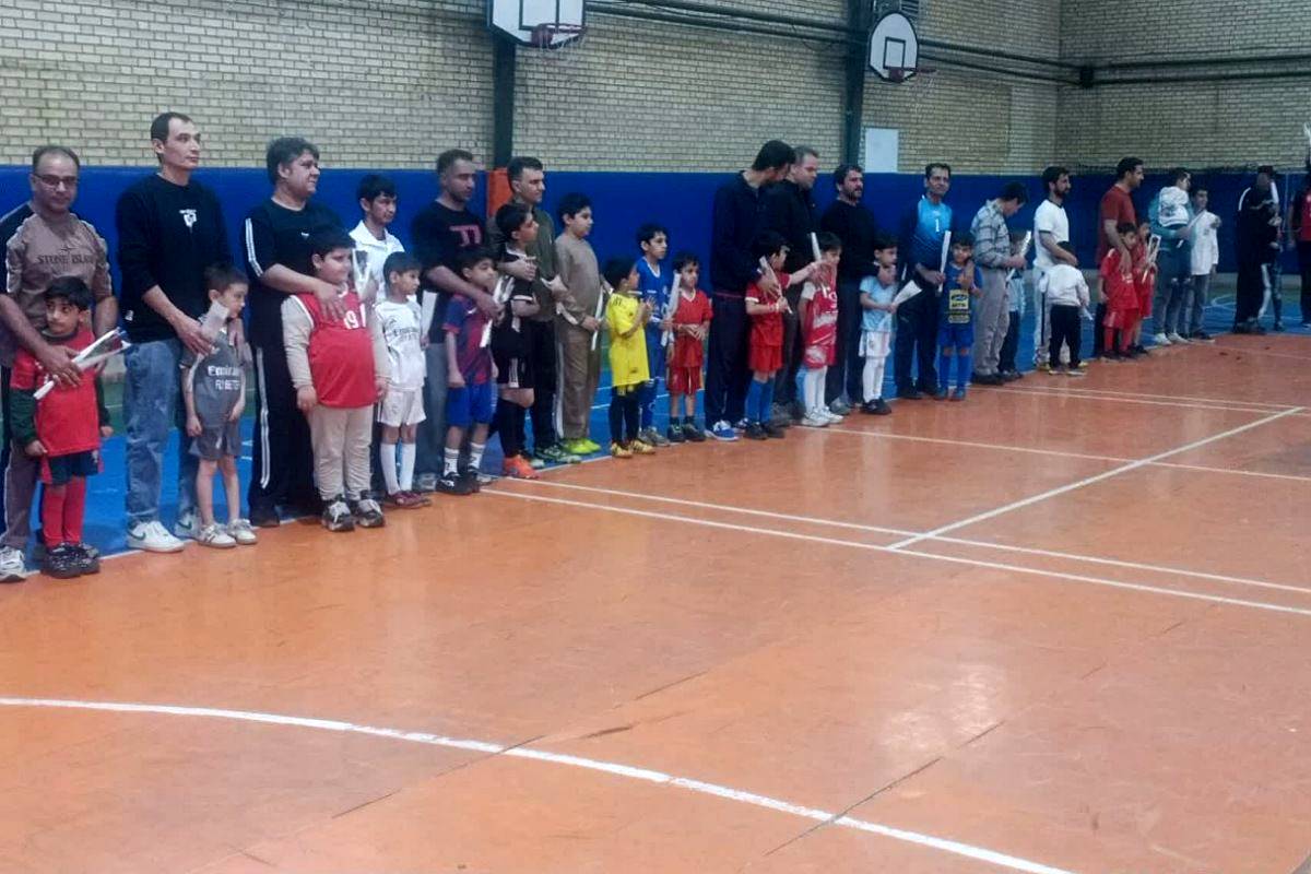 مسابقه ورزشی «روز پدر و پسری» طرح شهید خرازی در دبستان پسرانه علامه طباطبایی پیشوا