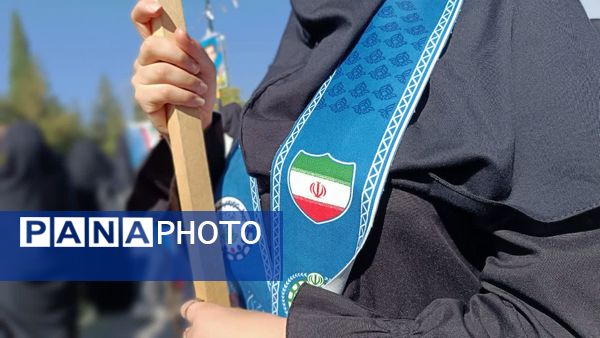 حضور پرشور دانش‌آموزان پیشتاز یاسوجی در یوم‌الله ۱۳ آبان