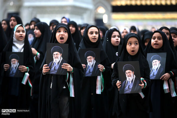 برگزاری همایش بزرگ جمع‌خوانی دانش‌آموزان با اجرای سرود و نوحه حماسی «باید برخاست» -2