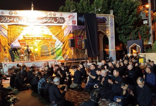 مراسم شب عاشورا  در گلزار شهدای نیشابور