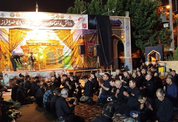 مراسم شب عاشورا  در گلزار شهدای نیشابور