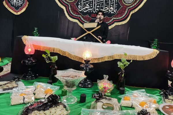 طنین نوای عشق و عزا؛ مراسم عزاداری دهه دوم فاطمیه در مدارس بهارستان‌دو