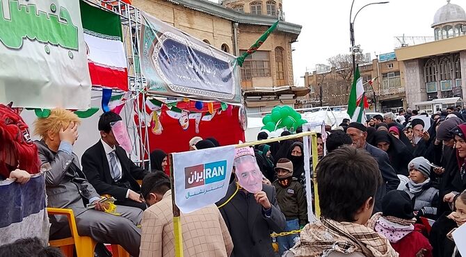 گروه تئاتر پانا  با نام ‘منتظران ظهور’ در روز 22 بهمن نمایش جذابی را به اجرا درآورد