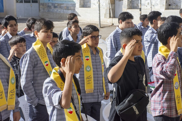 جوانه‌های محلاتی ورود به دوره متوسطه را با جشن جوانه‌ها آغاز کردند