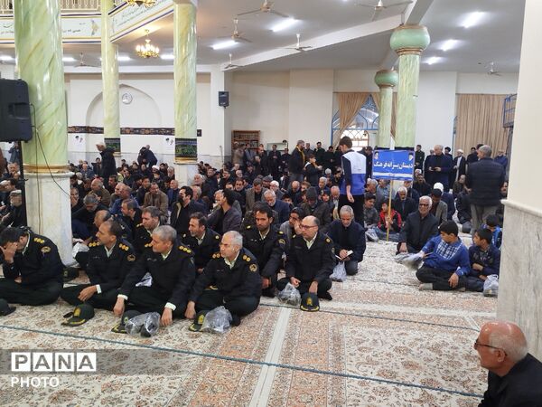 حضور دانش آموزان دبیرستان نمونه آیت الله خامنه ای در مراسم گرامیداشت رهبر معظم انقلاب اسلامی
