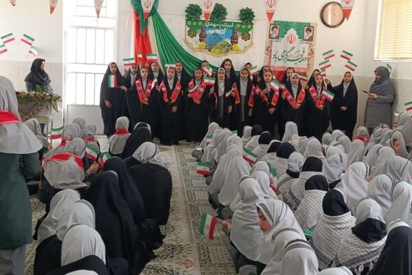 یاوران انقلاب در دبستان خدیجه کبری ابرکوه