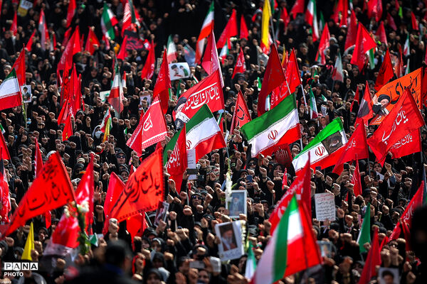 وداع با پیکر مطهر امام شهید امت در مصلای امام خمینی(ره)