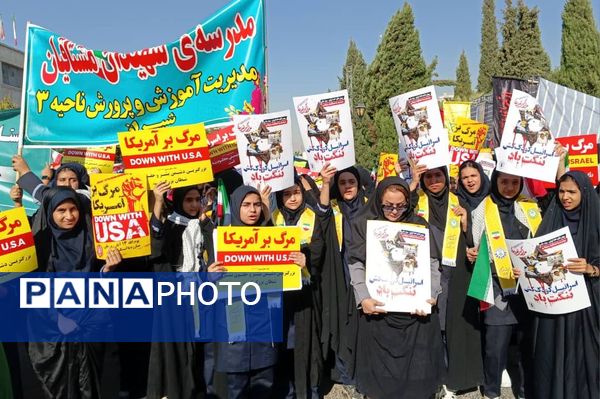 13 آبان؛ تجلی بیداری و استکبارستیزی دانش‌آموزان