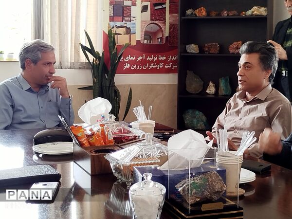 بازدید فرماندار  از شرکت زرین‌فلز کاشمر