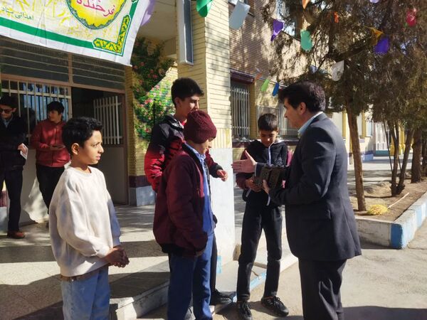 تقدیر از دانش‌آموزان فعال حوزه فرهنگی و مذهبی دبیرستان نمونه دانش