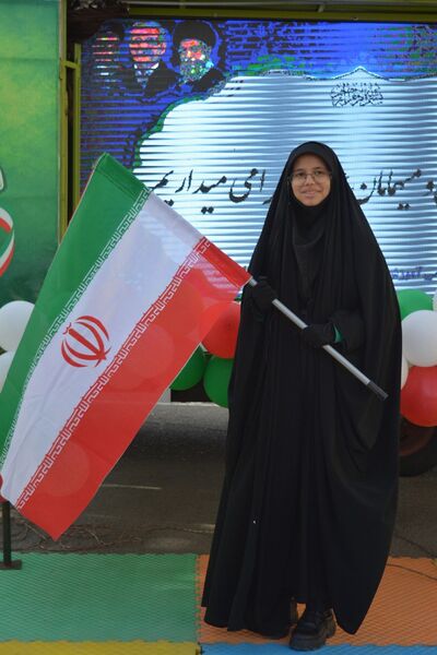 زیر پرچم ایران