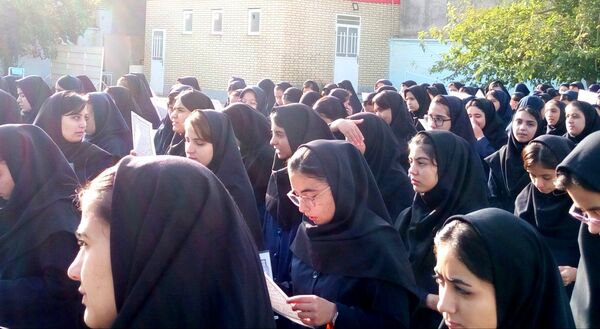 برگزاری مراسم ختم قرآن در دبیرستان دخترانه فاطمیه