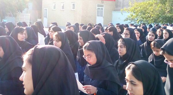 برگزاری مراسم ختم قرآن در دبیرستان دخترانه فاطمیه