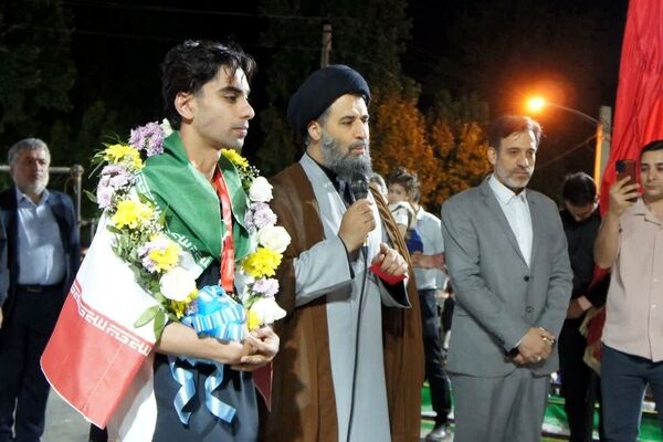 حضور قهرمان  ورزشکار نظرآبادی در اجتماعات شبانه 