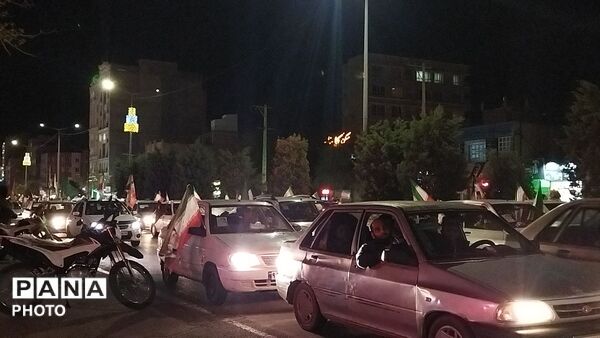 پرچم های ایران بر فراز بلوار فضل نیشابور قرار گرفت 