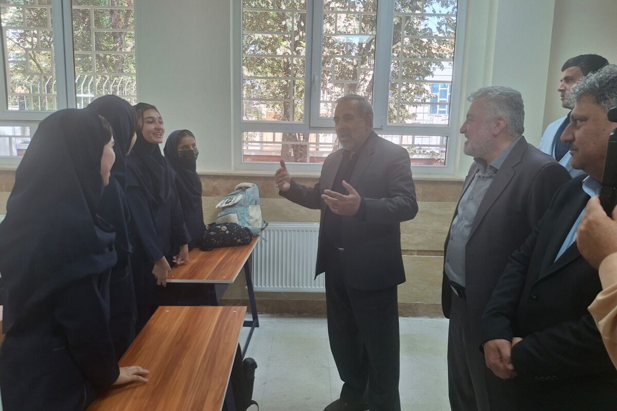 افتتاحیه مدرسه خیّری بانو منصوری در روستای زمان آباد 