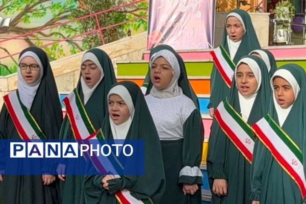 گرامیداشت هفته دفاع مقدس در دبستان طواف و معماریان ناحیه دو شهرری 