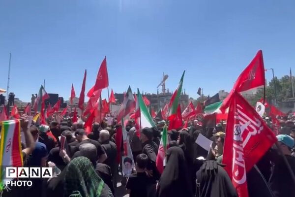 حضور حماسی مردم ولایتمدار مشهد مقدس