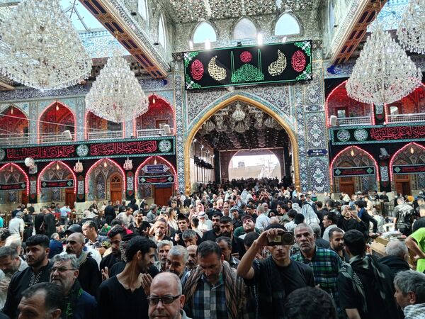 پیاده روی اربعین  و زیارت حرمین مطهر امام حسین علیه السلام و حضرت ابوالفضل عباس علیه السلام 