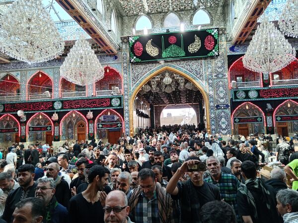 پیاده روی اربعین  و زیارت حرمین مطهر امام حسین علیه السلام و حضرت ابوالفضل عباس علیه السلام 