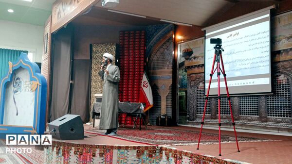 نشست تبیینی اعضای شورای دانش آموزی نواحی مشهد
