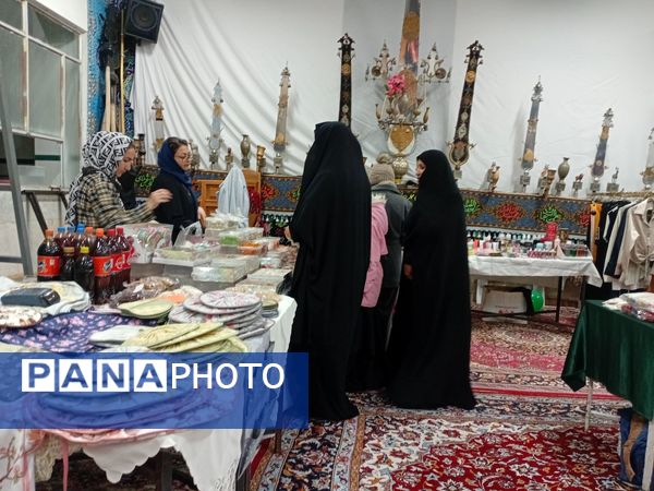 بازارچه محصولات خانگی در شهرستان خلیل آباد 