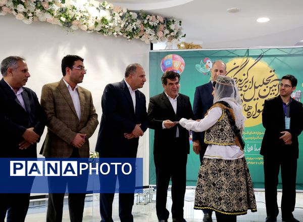 آیین تجلیل از برگزیدگان جشنواره‌های فرهنگی و هنری شمال‌غرب کشور در تبریز